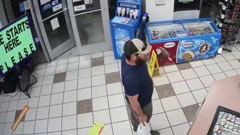 Hero Vet Stops Robbery in Stunning Video