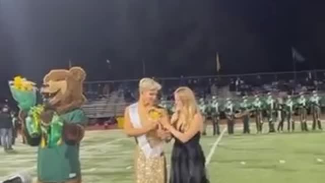 Rock Bridge High School homecoming queen 2021 winner... ..drum roll.....