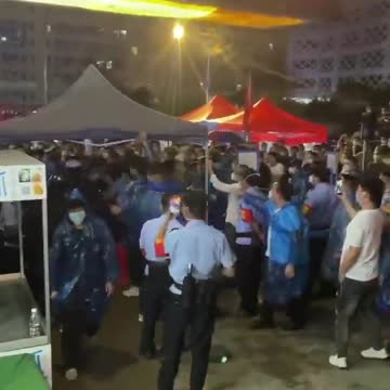 China at its breaking point !! From lockdowns !!