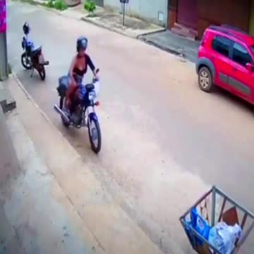 DOES IT HURT ??? AS BRAZILIAN PILOT MOTORCYCLE