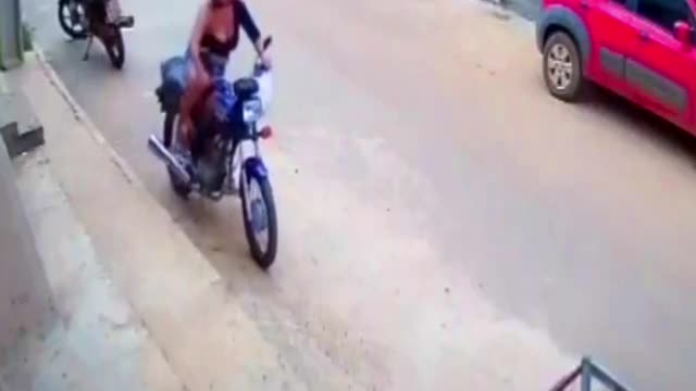 DOES IT HURT ??? AS BRAZILIAN PILOT MOTORCYCLE