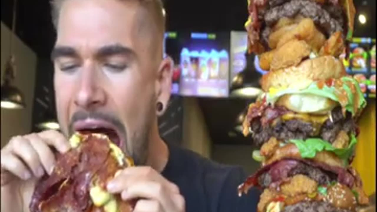 BIGGEST BURGER CHALLENGE EVER #foodchallenge #toronto #Burger 1:00