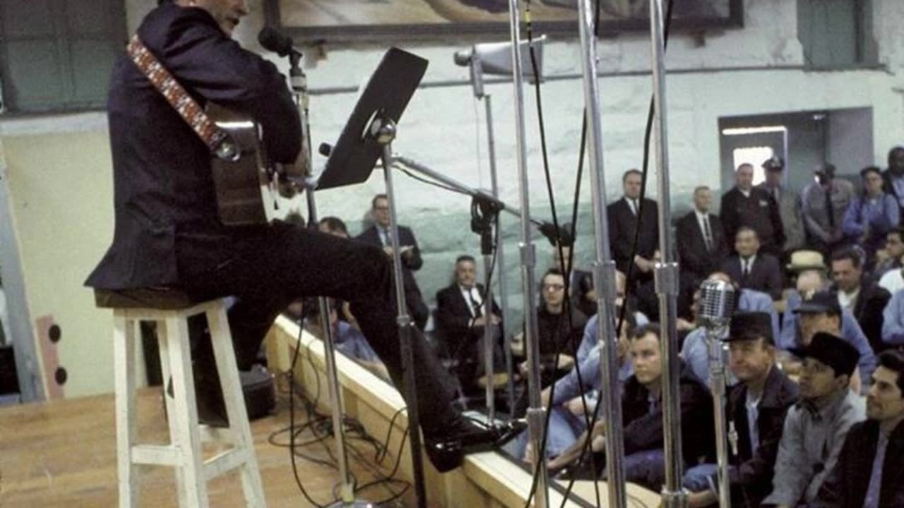 Johnny Cash Rocks Folsom Prison & George Harrison's Taj Mahal Selfie