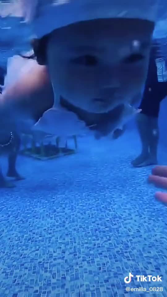 Baby Girl learns to swim