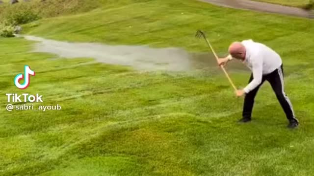 Sabri Virals '' raining byt the grass so weird''