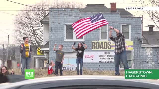 Un convoi de camions fait le tour de Washington DC pour protester contre les restrictions sanitaires