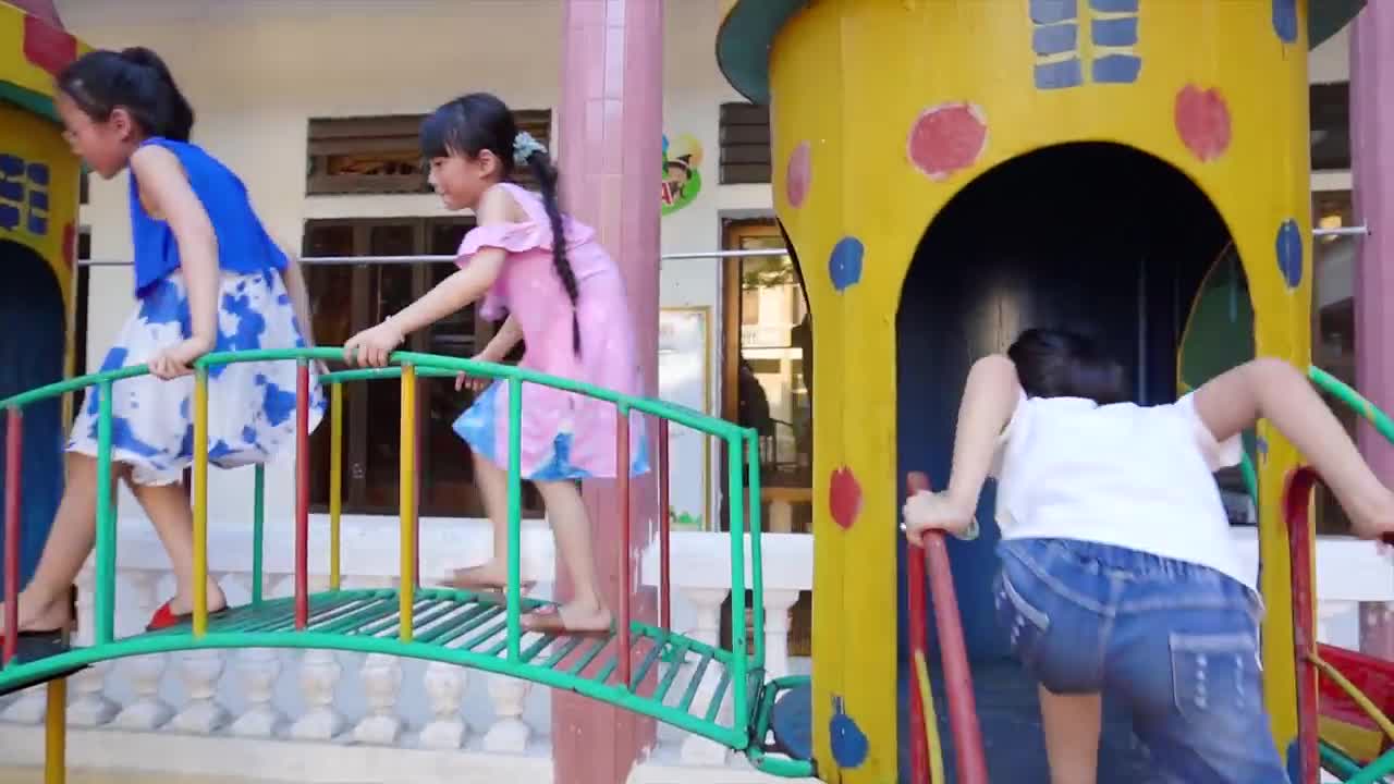 Learn Color - Fun indoor playground for family at play area - nursery rhymes song for baby.