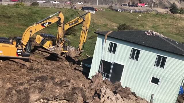 Mobile Home Takes To The Water To Reach New Plot Of Land