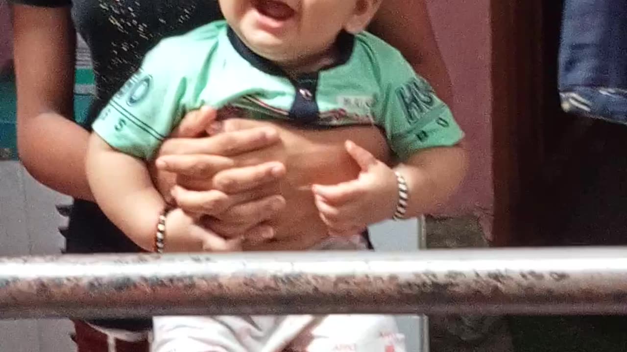 Baby laughing 😂😂😂 cute baby ❤️☺️🤗🤣😂😘