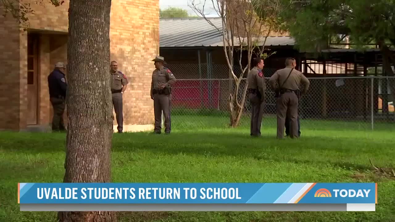 Students Head Back To School In Uvalde For First Time Since Shooting