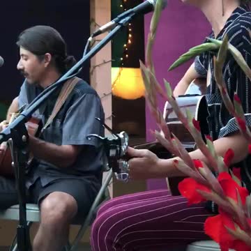 Jaide Whitman singing Gold Dust Woman