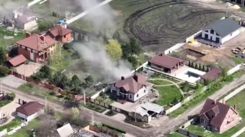 Ukraine War - Ukrainian militants decided to hide the tanks in the residential sector