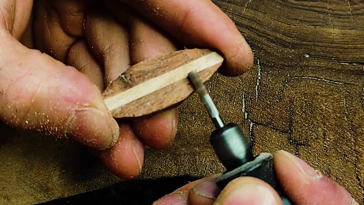 WOODCARVING-SURFBOARD PENDENT