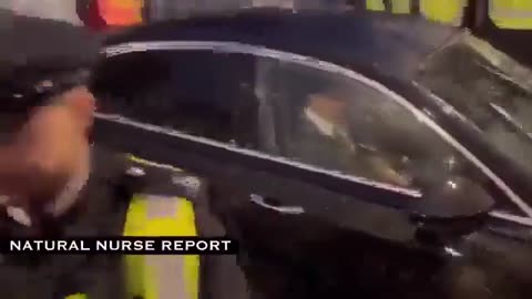 🚨 The Brits chase after Bill Gates and call him a murderer while chanting "ARREST Bill Gates!