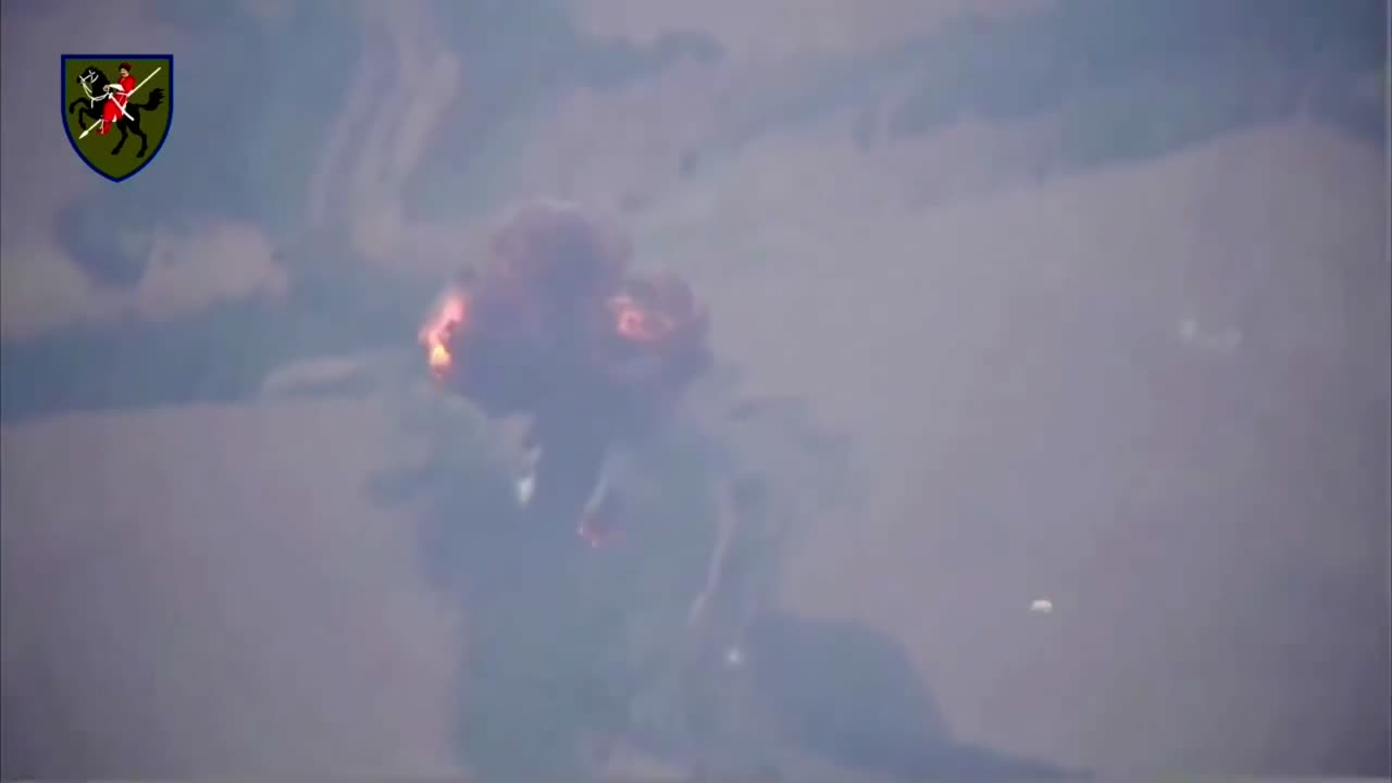 Ukrainian soldier from 110th brigade hits Russian Su-25 with MANPADS