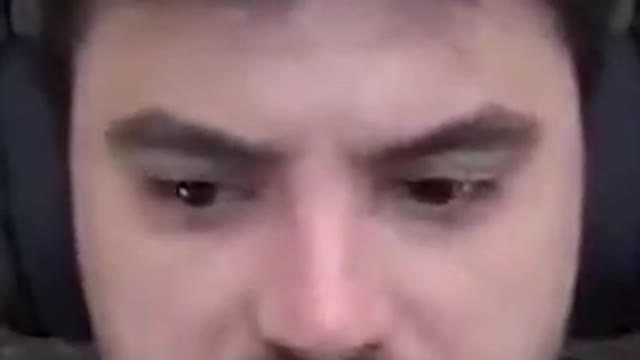 A SAMANTA ME BATEU COM UMA PANELA