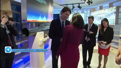 Puppet Trudeau 🧐 - Davos 2016