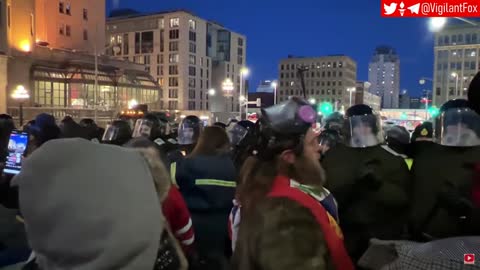 In Ottawa, Protesters Beg the Question, Why Are Police Doing the Bidding of Trudeau?