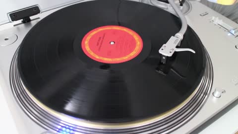 Daft Punk - Doing It Right (2013 Vinyl LP) - Technics 1200G Hana MH