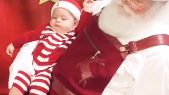 Hilarious Baby Reaction To Santa Claus