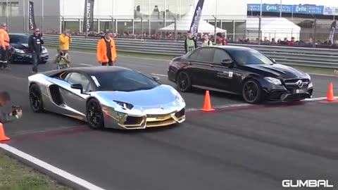 Lamborghini Aventador LP700 vs Ferrari F12 berlinetta