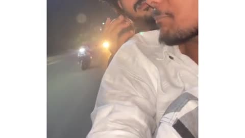 Tere waste chand laonga 🤣