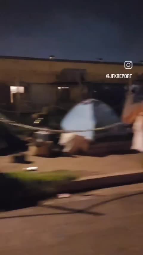 ►💥🇺🇸 A homeless encampment in Phoenix one block from the Arizona State Capitol.