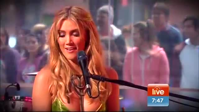 Delta Goodrem - (Live)