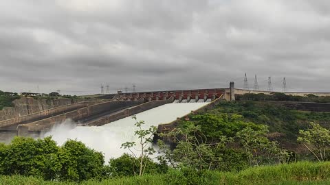 ITAIPU DAM - SPILLWAY OPEN