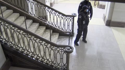 7208USCH01PlazaStair37toRotunda_2021-01-06_13h57min14s557ms.mp4