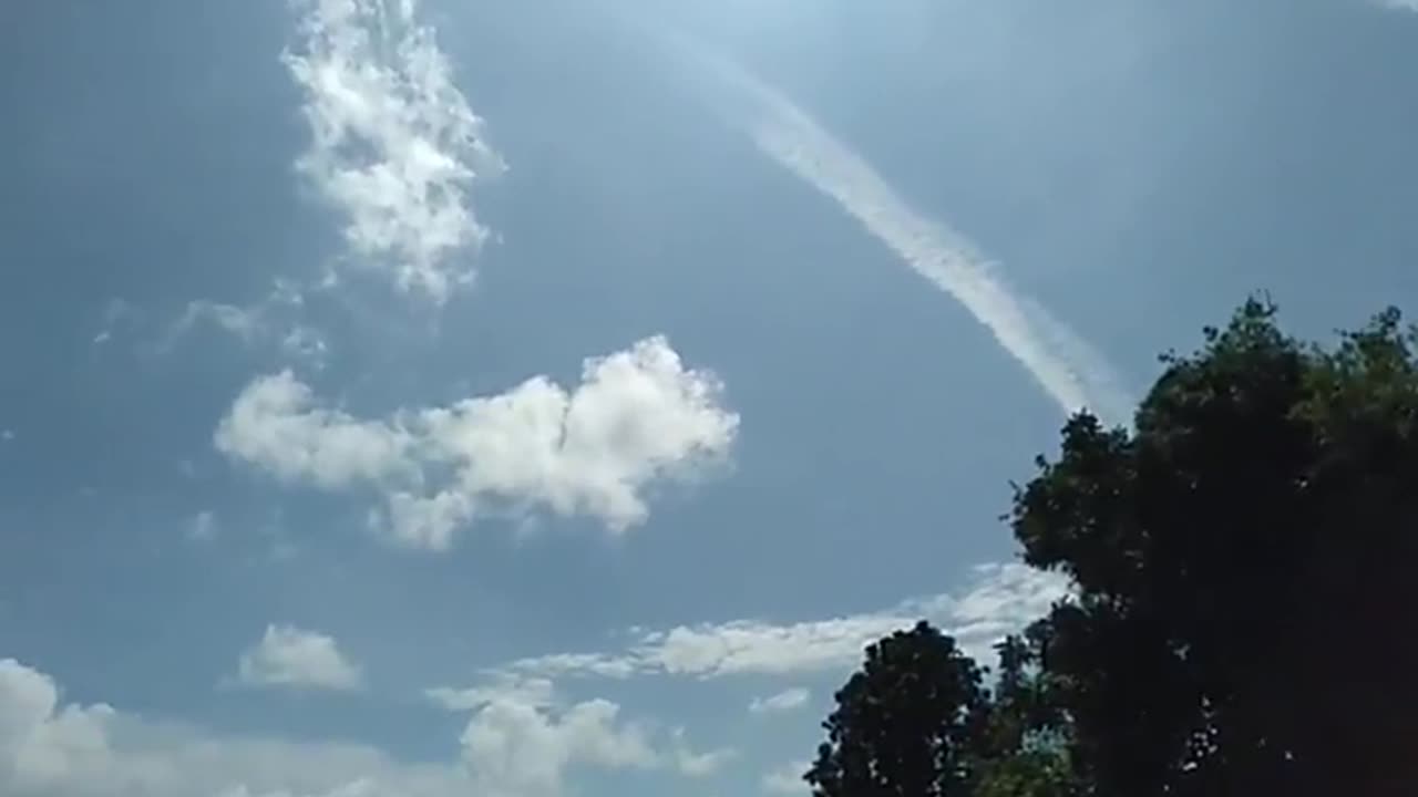 2023 1006 Natural rain or man-made Chemtrails??? Updated