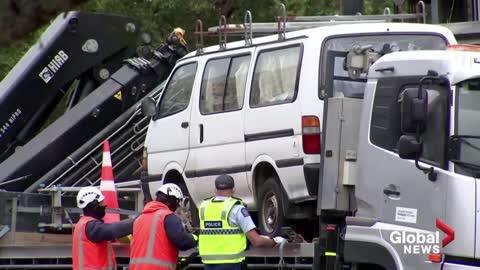 New Zealand police confront anti-COVID-19 mandate protesters outside parliament