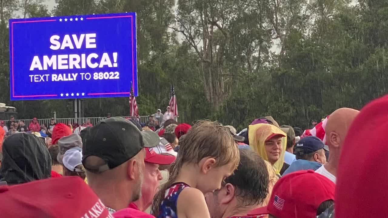 Over 30,000 people did stand in the pouring rain to waiting for Trump rally!