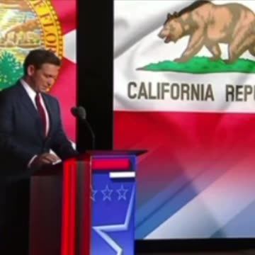 2 BEECHES STILL SLAPPING EACH OTHER OMFG 😂😂