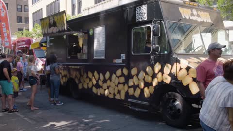 Food truck Festival / what American eat