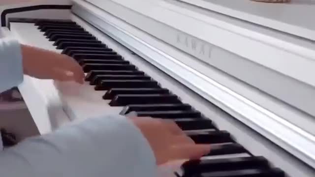 blind piano playing