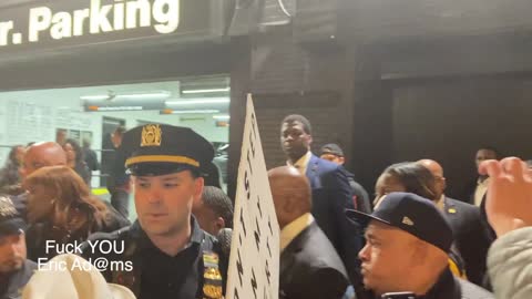 NEW YORKERS Escort NYC Mayor to the curb like trash 6th April