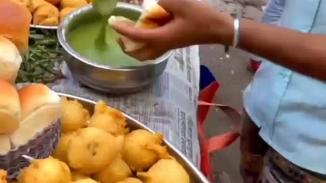 Maharashtra ka masoor vada pav