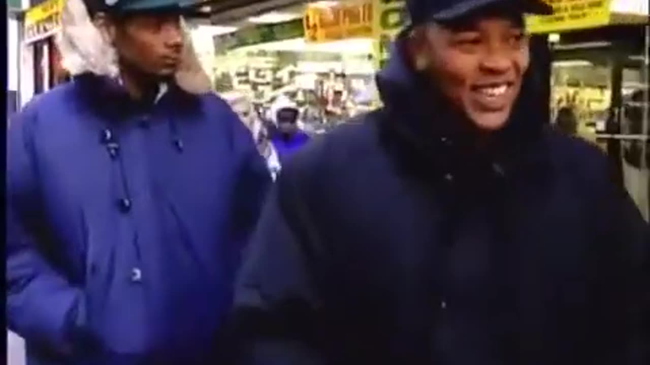 Dr.Dre & Snoop Dogg In Times Square 1993