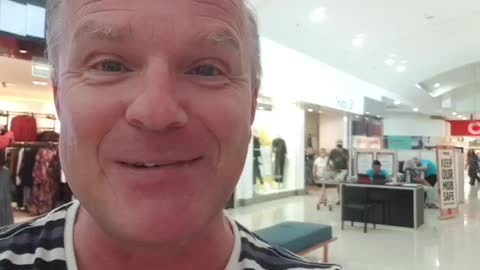 Einkaufen und am medizinischen Versuch teilnehmen❗Oh, und Kerl auf Frauentoilette 🙄 Nicht ich❗