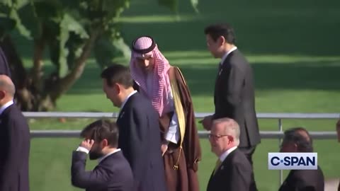 World leaders at G20 take a group photo without Biden.