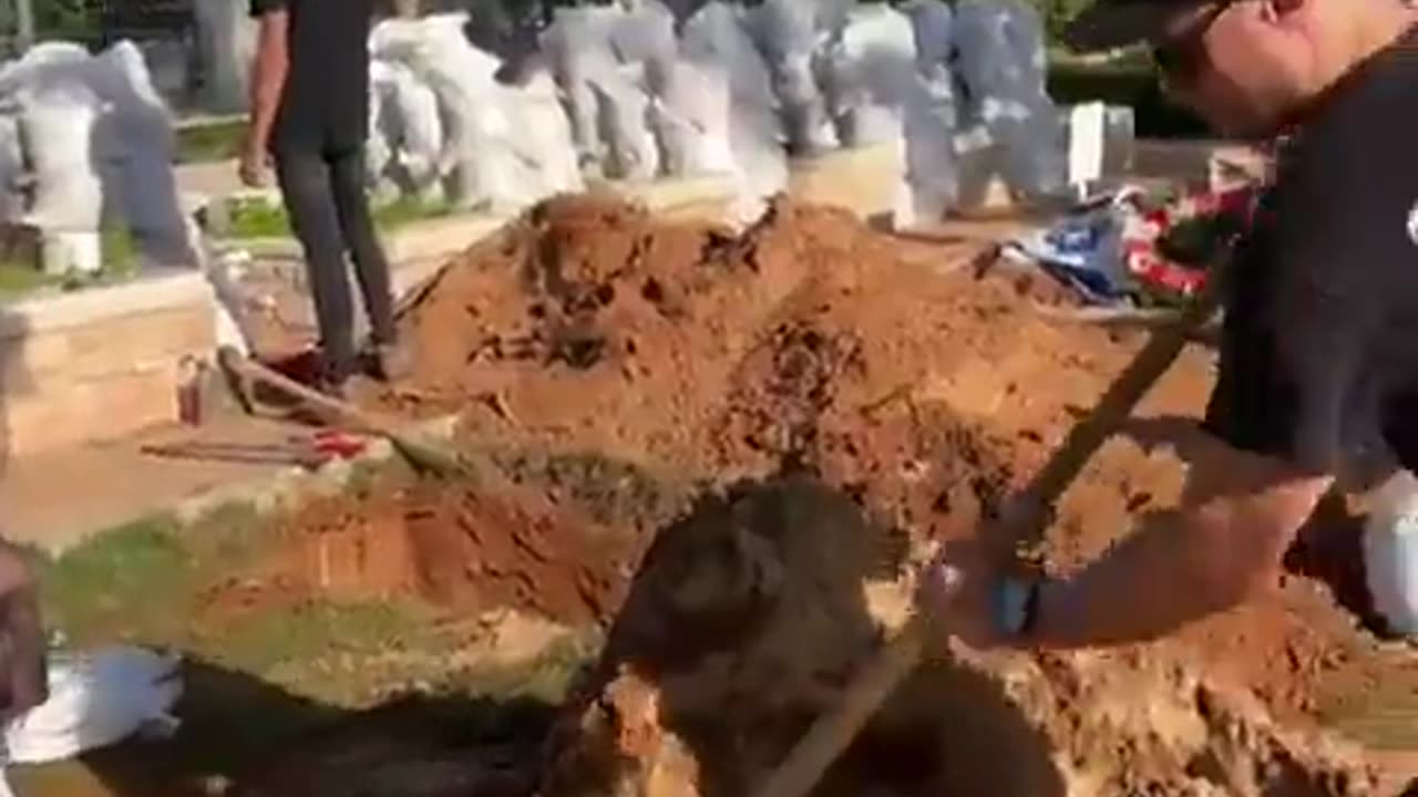 😢🇮🇱 Israel War | Volunteers Digging Graves for Over 1300 Victims | Heartbreaking | RCF