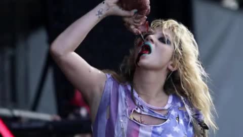 Ke$ha Drinks Blood From A Heart On Live Concert