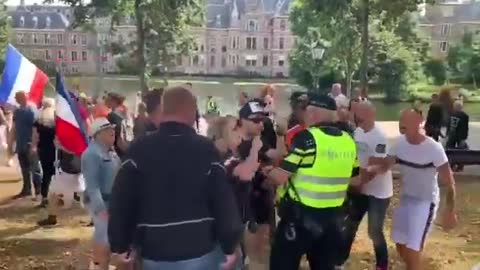 Undercover police tried to infiltrate the Dutch farmers' protests, but were caught