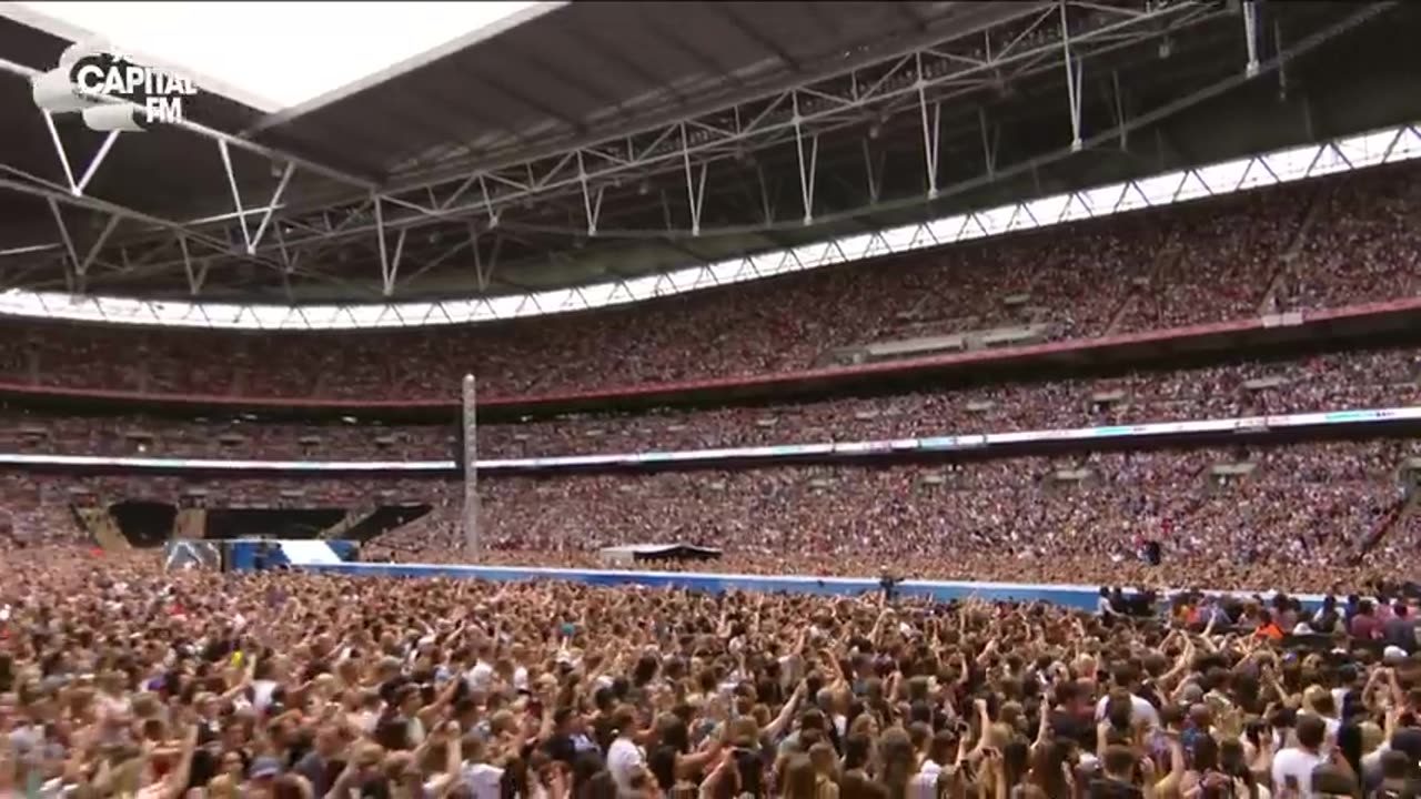 Clean Bandit - Rockabye (Live at Capital's Summertime Ball) ft. Anne-Marie & Sean Paul"