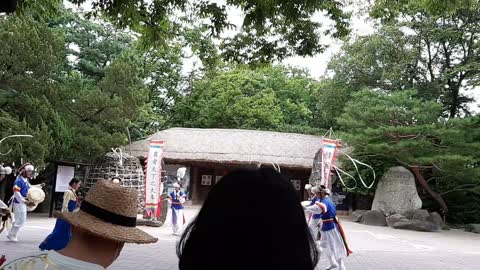 Korean Folk Village. The sound of the Pungmulnori performance is good.