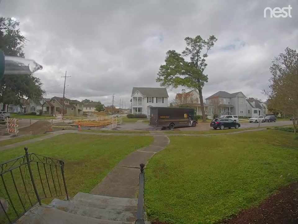 Delivery Driver Caught Cutting Across Lawn