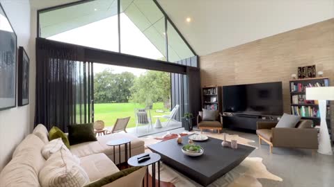 Bold Modern Masterpiece in Queensland, Australia