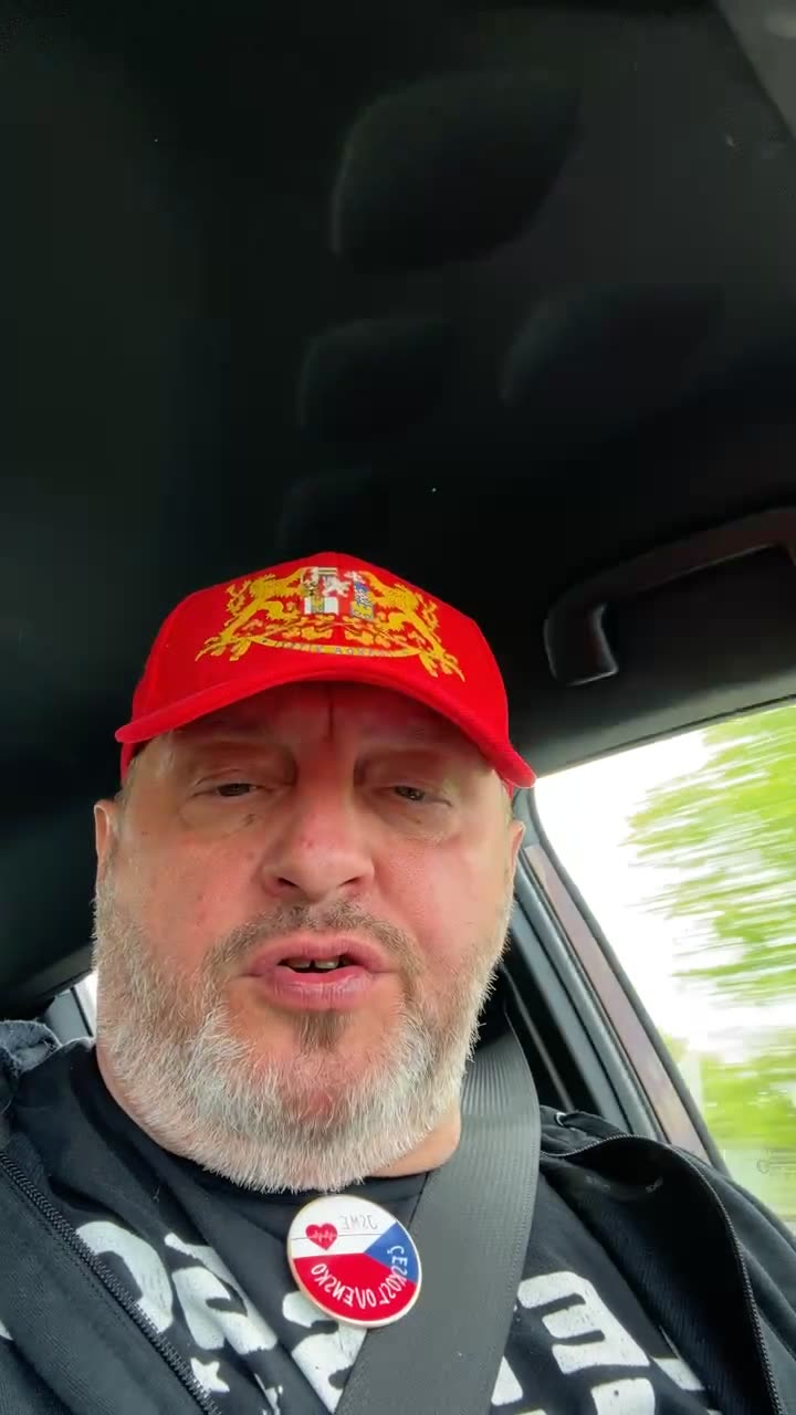 Pavel Zítko v neděli 21.4.2024 cestou ze Slovenska ze sněmu čte dopis o zločinech covidismu