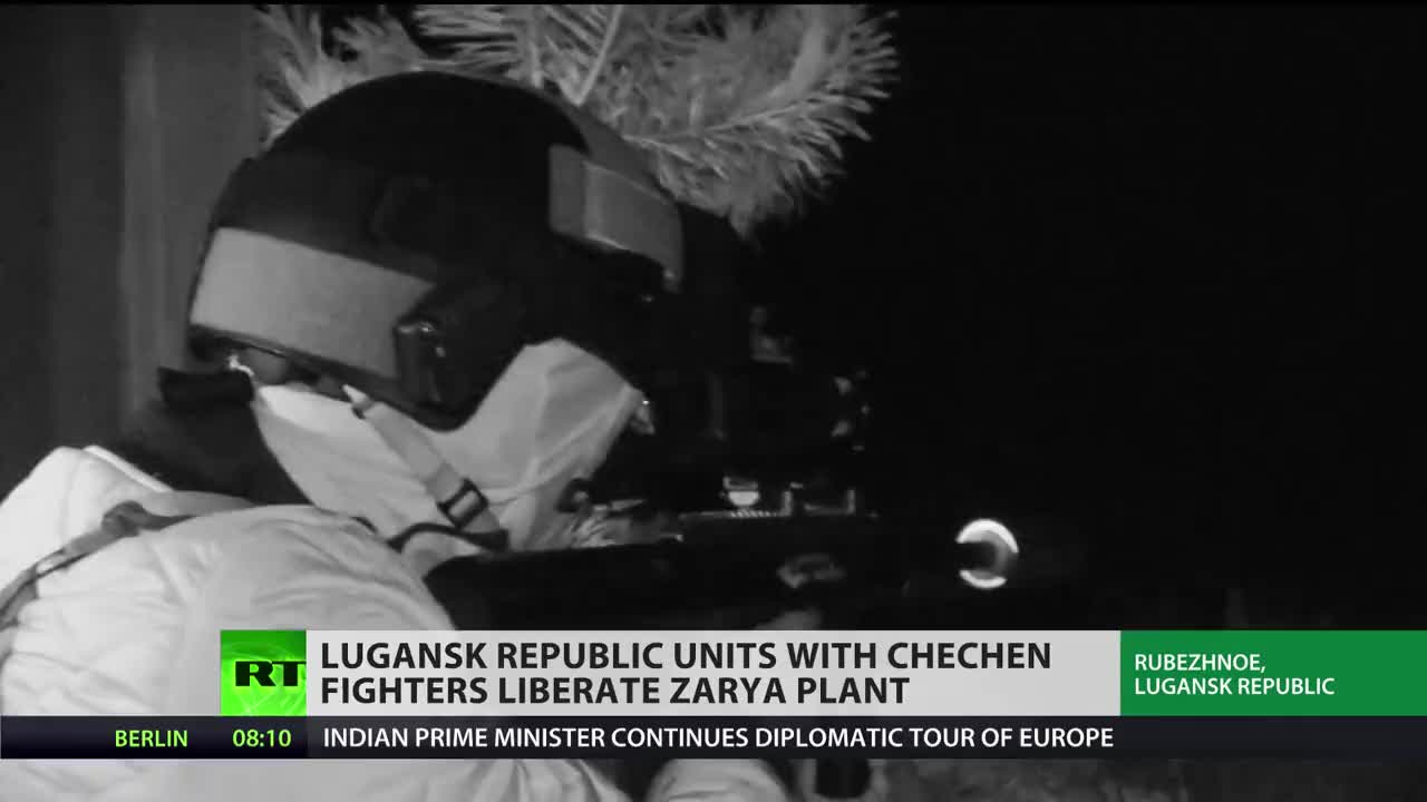 Ukraine War - RT crew accompanies Chechen fighters and Lugansk forces